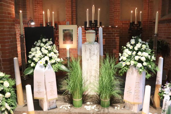 Trauerfeier in der Kapelle auf dem Alten Friedhof in Schwerin